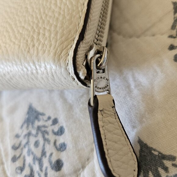 Disney Coach Dumbo Zip Wallet Ivory X Leather Accordion Long Wallet Logo Print - Picture 9 of 16